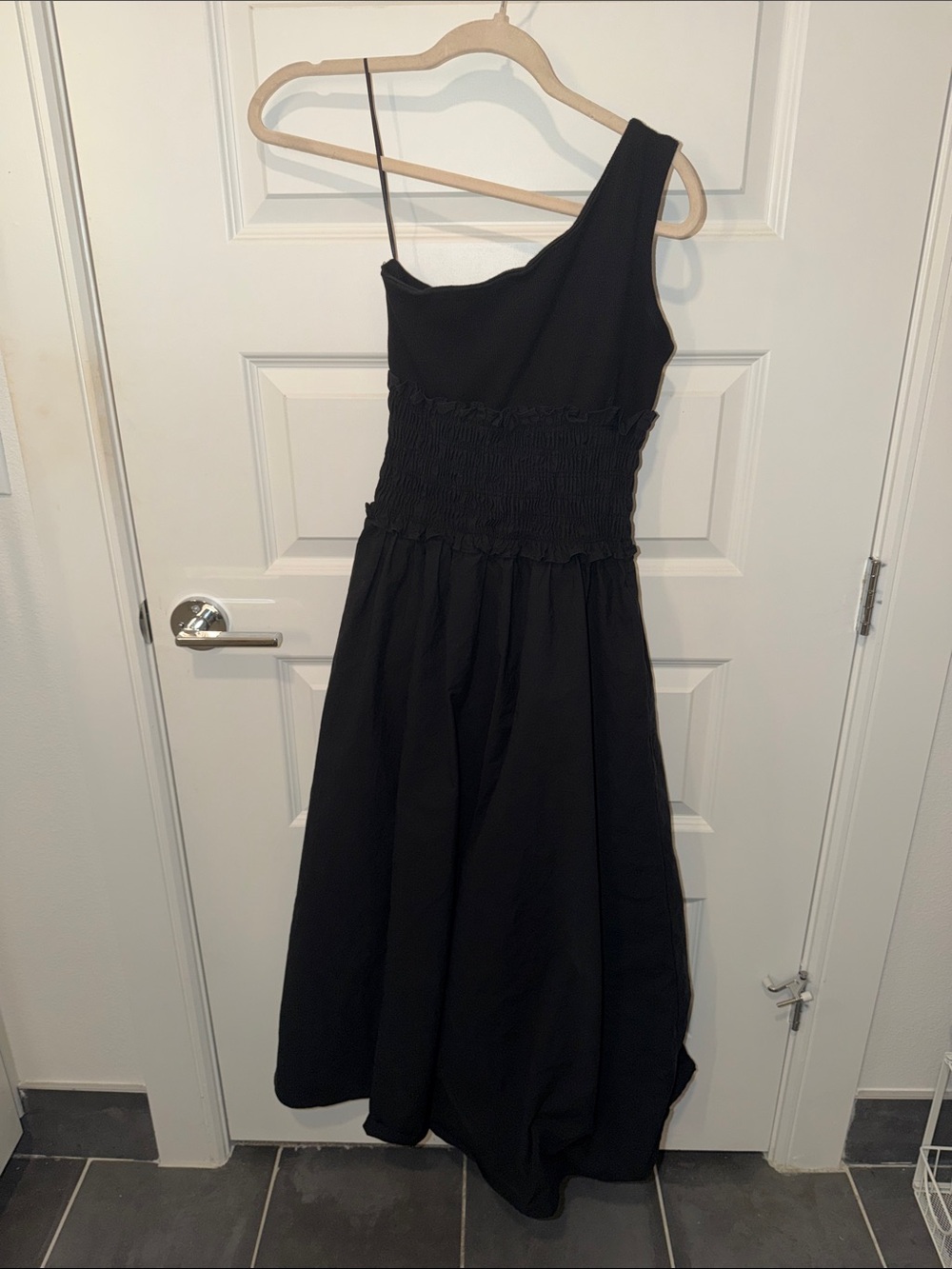 Asymmetric One-Shoulder Black Maxi Dress